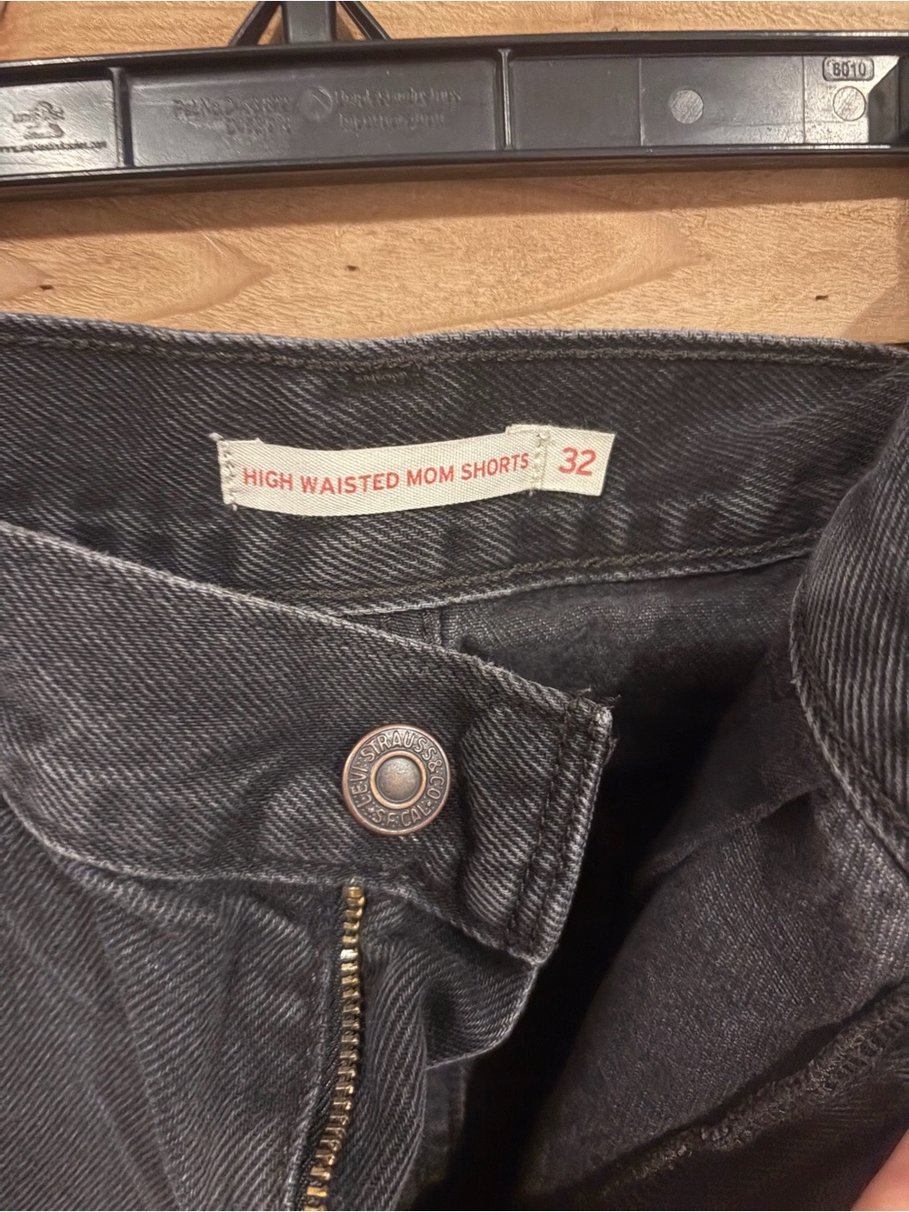 Levi’s - Picture 2 of 3
